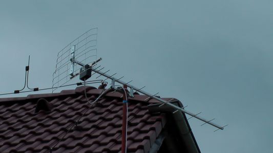 sirokopasmova smerova antena pro prijem dvb-t
